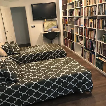 Chari Suites *