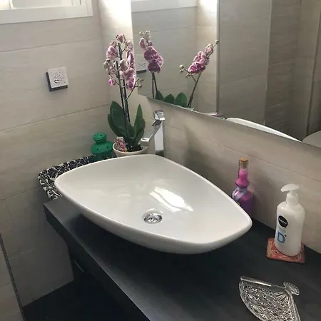 Chari Suites *